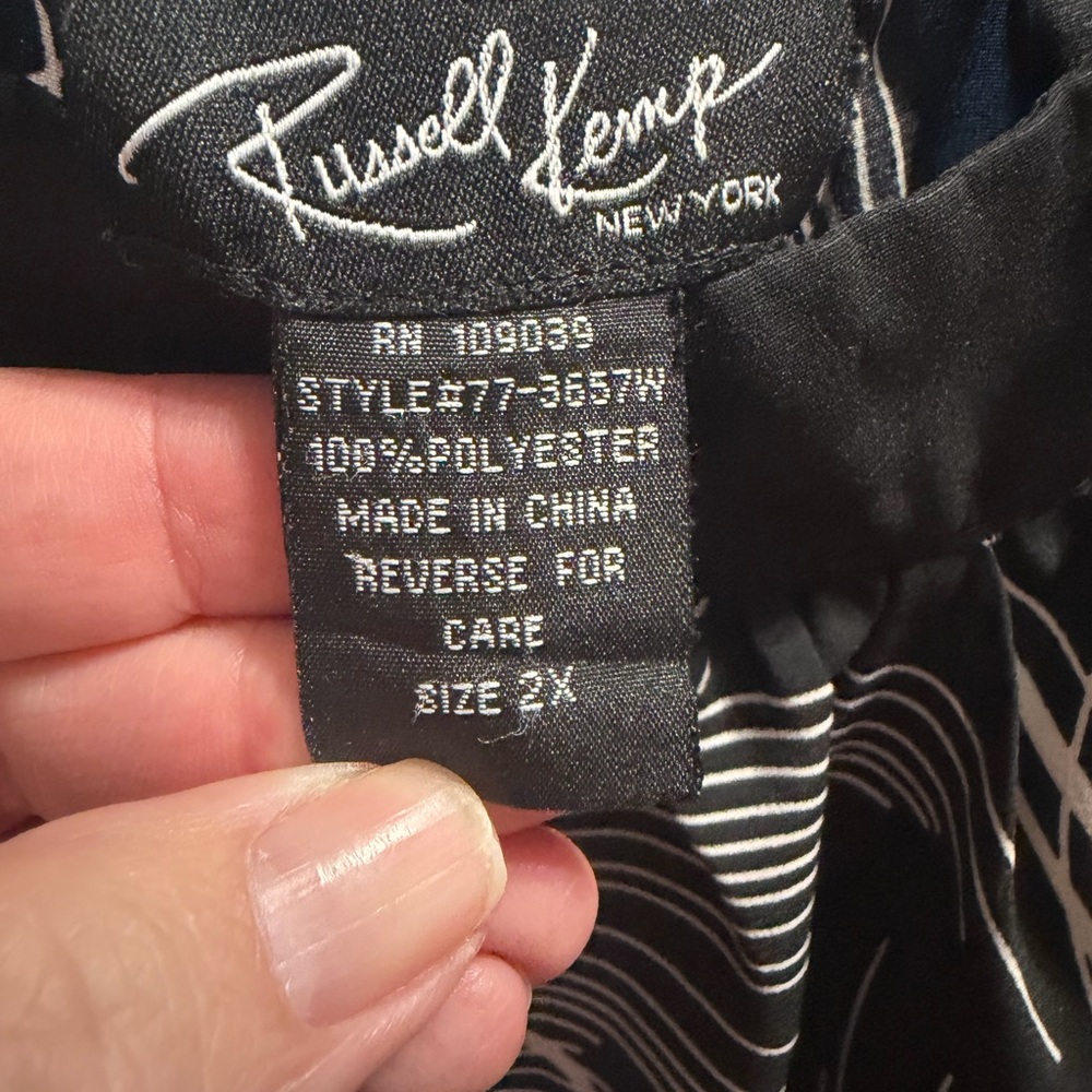 Russell Kemp Black Top with White Abstract Swirl Print - Picture 2 of 2